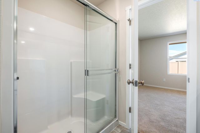 11332 Norfolk Dr, Pasco, WA 99301