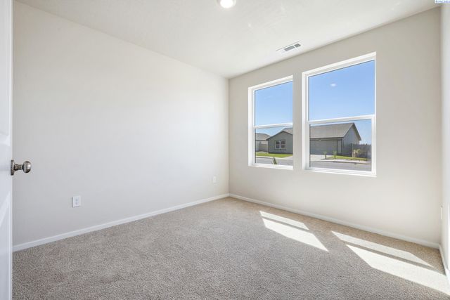 11332 Norfolk Dr, Pasco, WA 99301