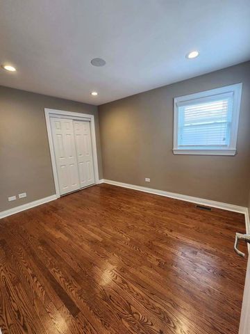 7237 N Oriole Avenue, Chicago, IL 60631