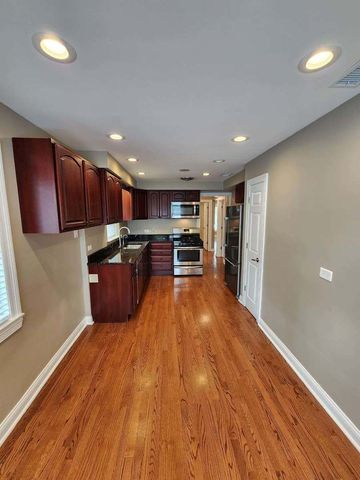 7237 N Oriole Avenue, Chicago, IL 60631