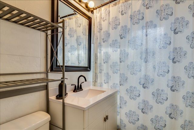 1926 S Bleckley Dr, Wichita, KS 67218