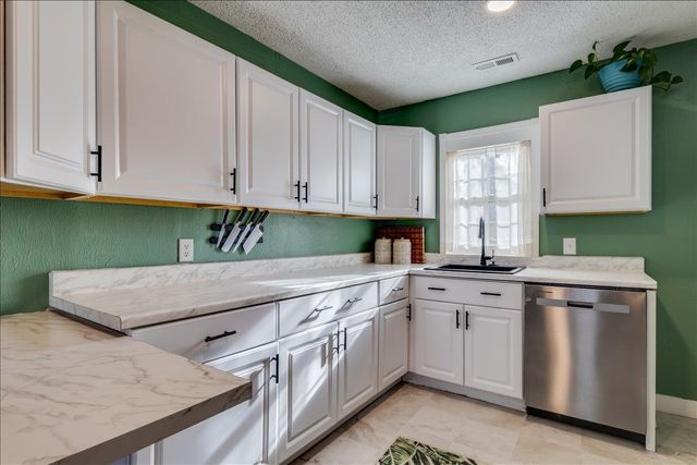 1926 S Bleckley Dr, Wichita, KS 67218