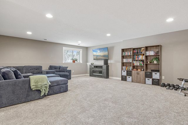 1376 Pheasant Run, New Richmond, WI 54017