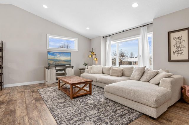 1376 Pheasant Run, New Richmond, WI 54017