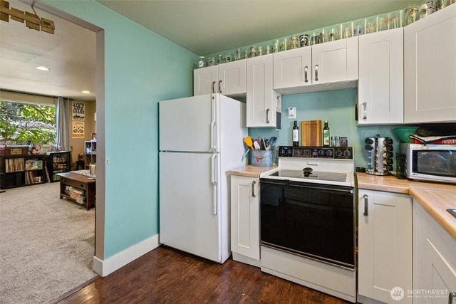 201 N 101st Street, Seattle, WA 98133