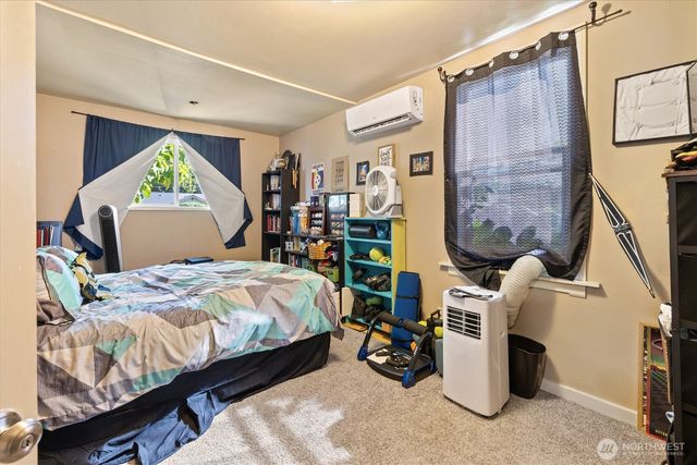 201 N 101st Street, Seattle, WA 98133