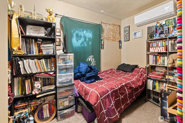 201 N 101st Street, Seattle, WA 98133