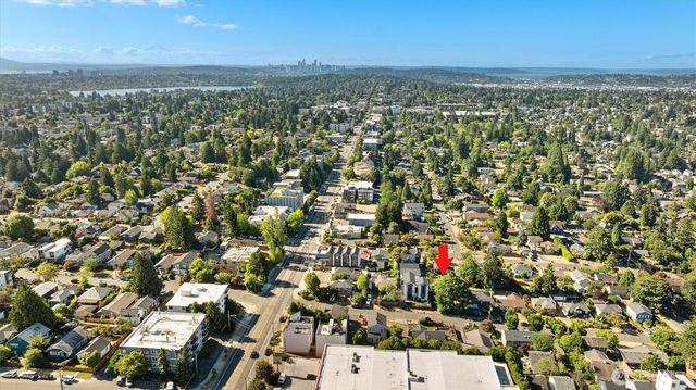 201 N 101st Street, Seattle, WA 98133