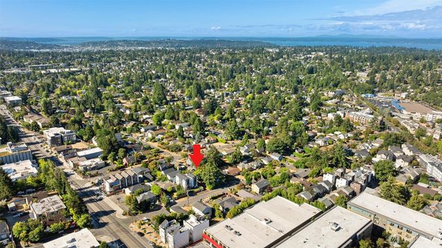 201 N 101st Street, Seattle, WA 98133