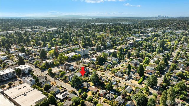 201 N 101st Street, Seattle, WA 98133