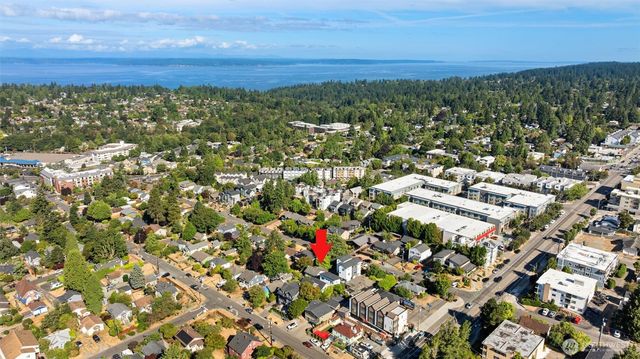 201 N 101st Street, Seattle, WA 98133