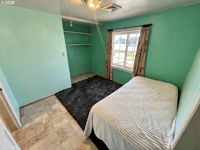 85885 1ST St, Eugene, OR 97405