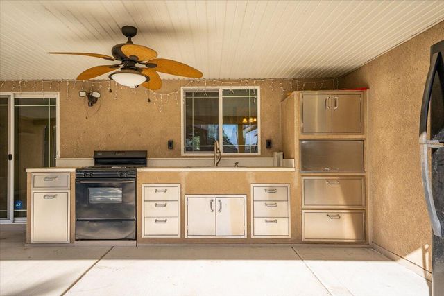 7253 Legacy Court, Redding, CA 96001