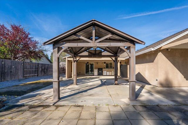 7253 Legacy Court, Redding, CA 96001