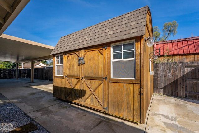 7253 Legacy Court, Redding, CA 96001