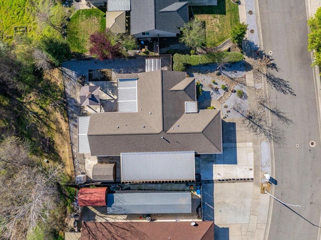 7253 Legacy Court, Redding, CA 96001