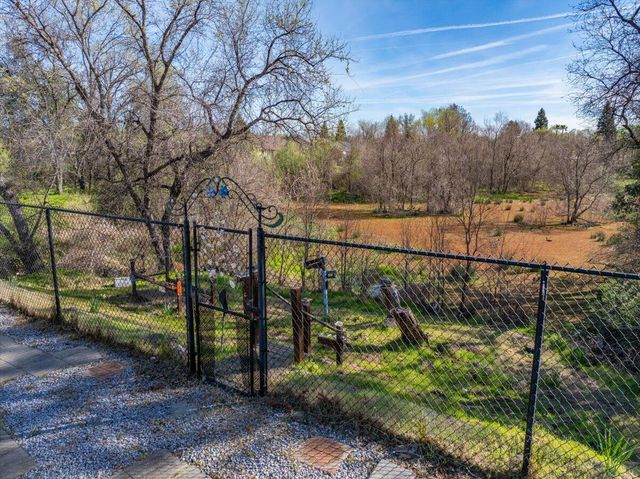 7253 Legacy Court, Redding, CA 96001