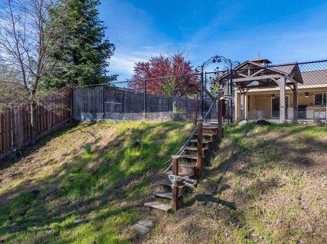 7253 Legacy Court, Redding, CA 96001