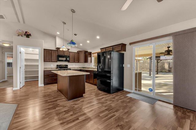 7253 Legacy Court, Redding, CA 96001