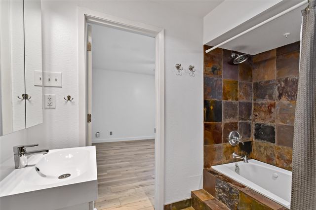 4040 San Felipe Street 233, Houston, TX 77027