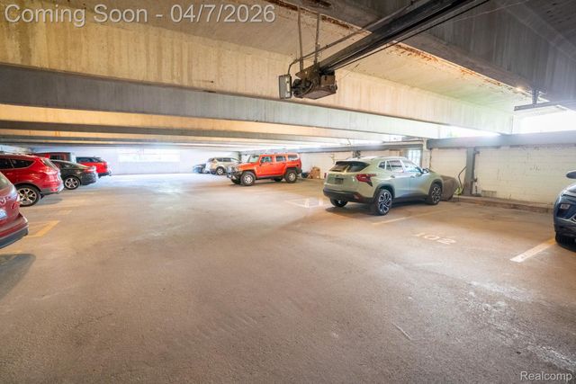 20 Chestnut Street 302, Wyandotte, MI 48192