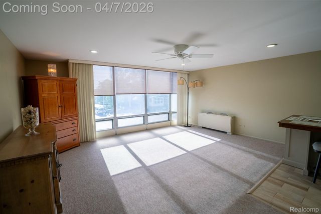 20 Chestnut Street 302, Wyandotte, MI 48192