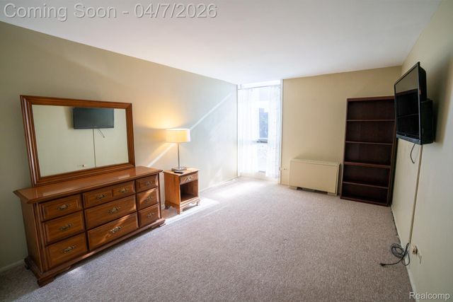 20 Chestnut Street 302, Wyandotte, MI 48192