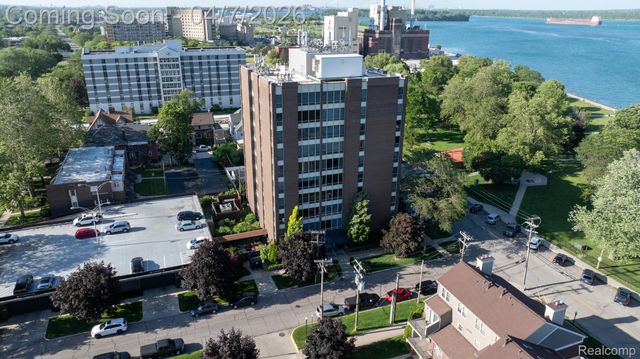 20 Chestnut Street 302, Wyandotte, MI 48192