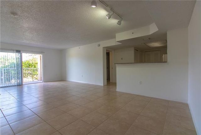 5045 WILES Road 205, Coconut Creek, FL 33073