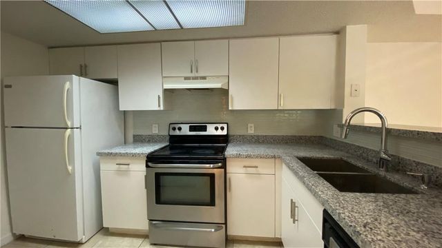 5045 WILES Road 205, Coconut Creek, FL 33073