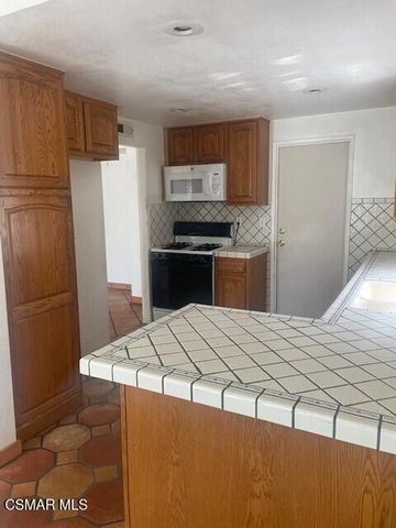 2243 Carver Court, Simi Valley, CA 93063