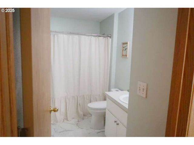 2122 Ne 79TH Ave, Vancouver, WA 98664