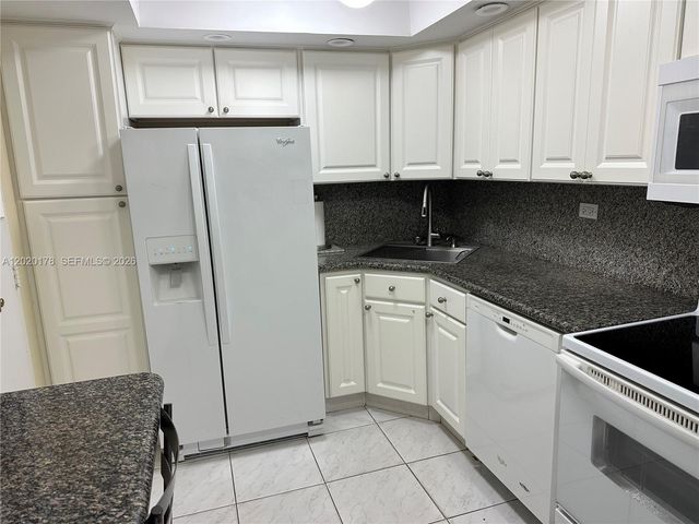 6039 Collins Ave 924, Miami Beach, FL 33140