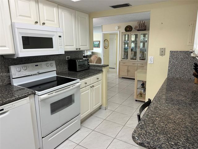 6039 Collins Ave 924, Miami Beach, FL 33140