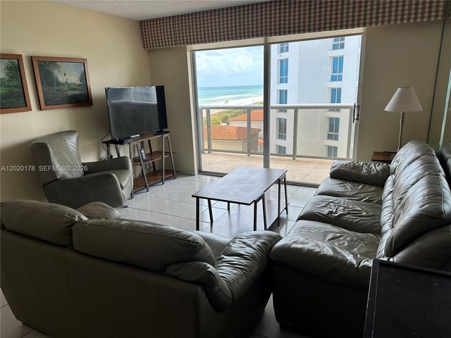 6039 Collins Ave 924, Miami Beach, FL 33140