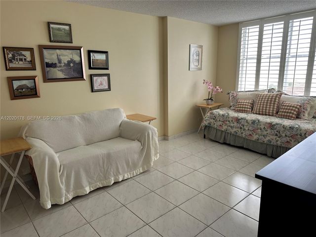 6039 Collins Ave 924, Miami Beach, FL 33140