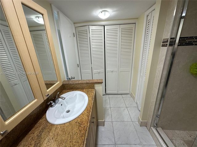 6039 Collins Ave 924, Miami Beach, FL 33140