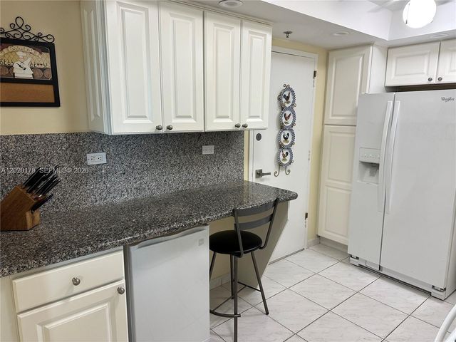 6039 Collins Ave 924, Miami Beach, FL 33140