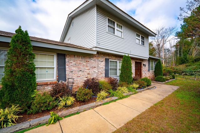 2860 Broadmoor Drive, Conway, AR 72034