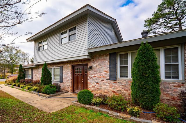 2860 Broadmoor Drive, Conway, AR 72034