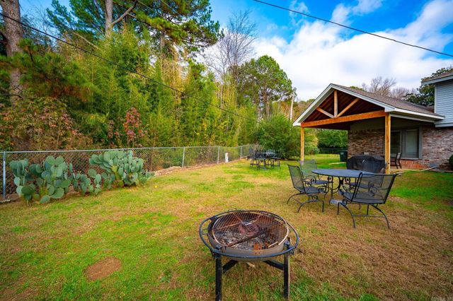 2860 Broadmoor Drive, Conway, AR 72034