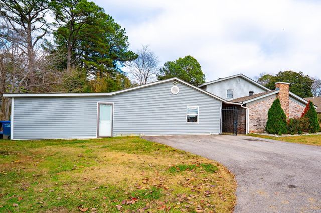 2860 Broadmoor Drive, Conway, AR 72034