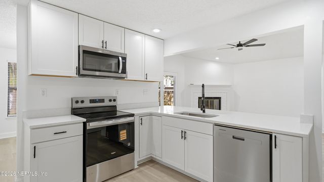 2338 BLOSSOM RIDGE Drive N, Jacksonville, FL 32218