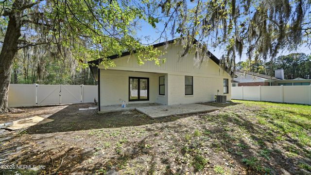 2338 BLOSSOM RIDGE Drive N, Jacksonville, FL 32218