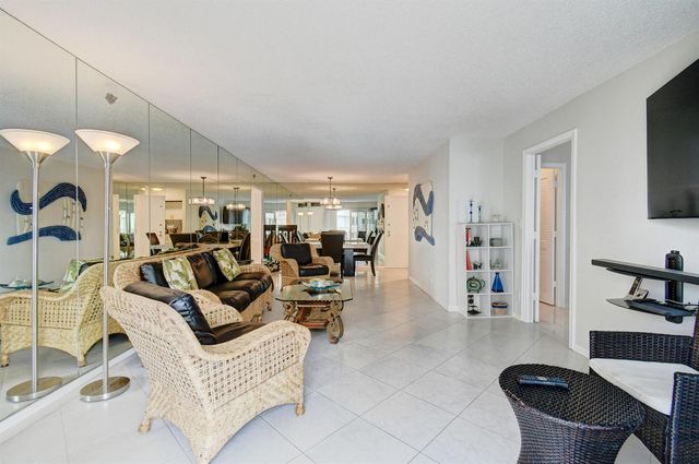 3221 S Ocean Boulevard 505, Highland Beach, FL 33487