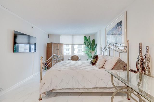 3221 S Ocean Boulevard 505, Highland Beach, FL 33487