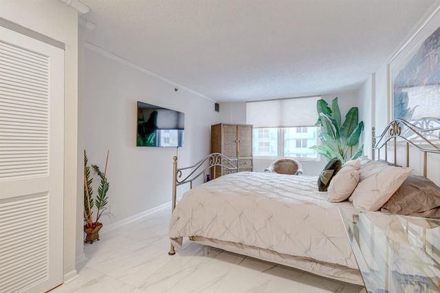 3221 S Ocean Boulevard 505, Highland Beach, FL 33487