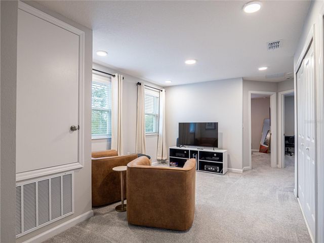 4902 LIVINGSTON LANE, Oviedo, FL 32765