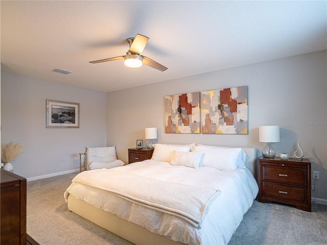 4902 LIVINGSTON LANE, Oviedo, FL 32765