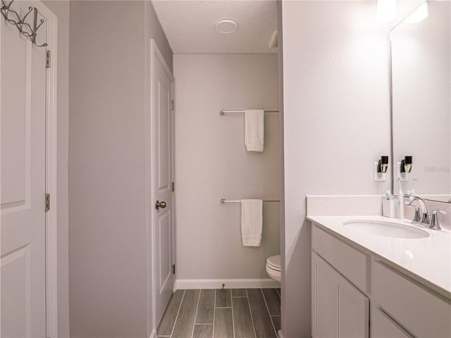 4902 LIVINGSTON LANE, Oviedo, FL 32765